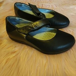 Tsubo black leather mary janes